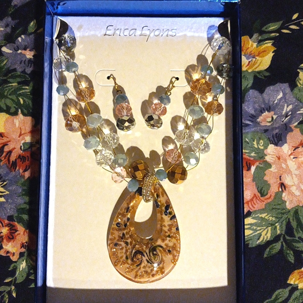🛍Erica Lyons 3-pc Earrings and Necklace Set🛍